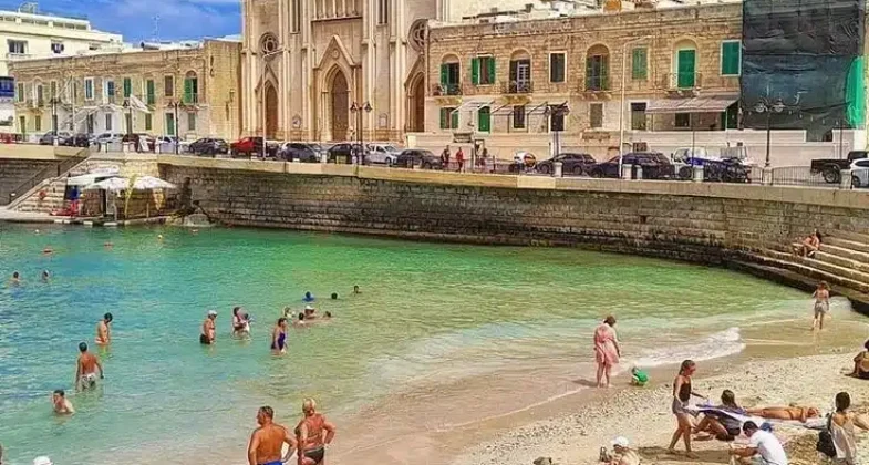 Balluta Bay, St_ Julian’s, Malta (1)