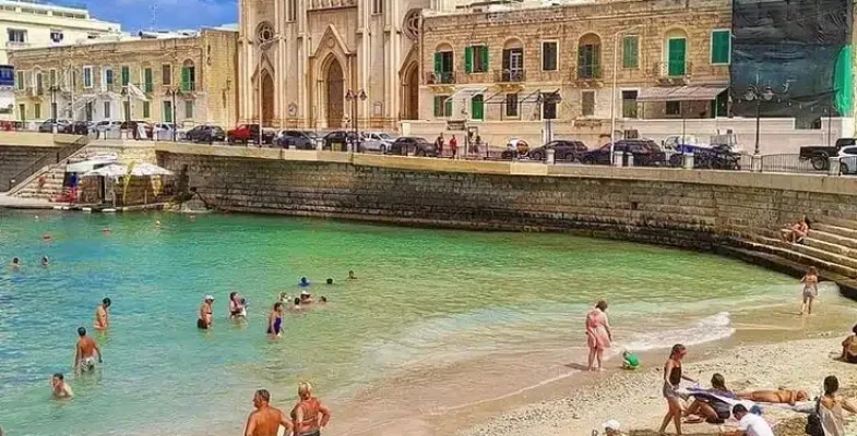 Balluta Bay, St_ Julian’s, Malta (1)